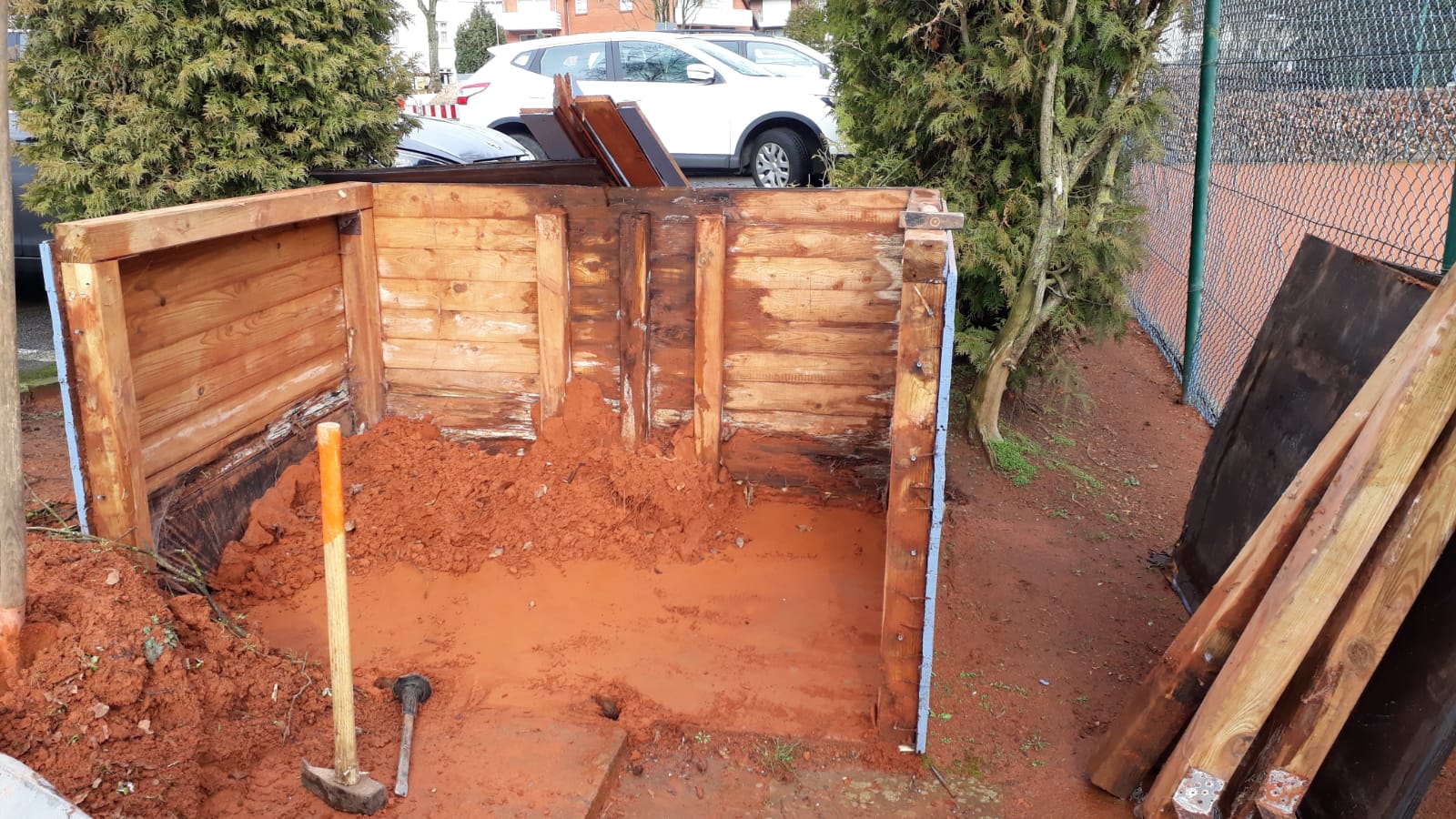 Unsere alte Sandkiste muss weichen. TSG Scharbeutz Webseite!