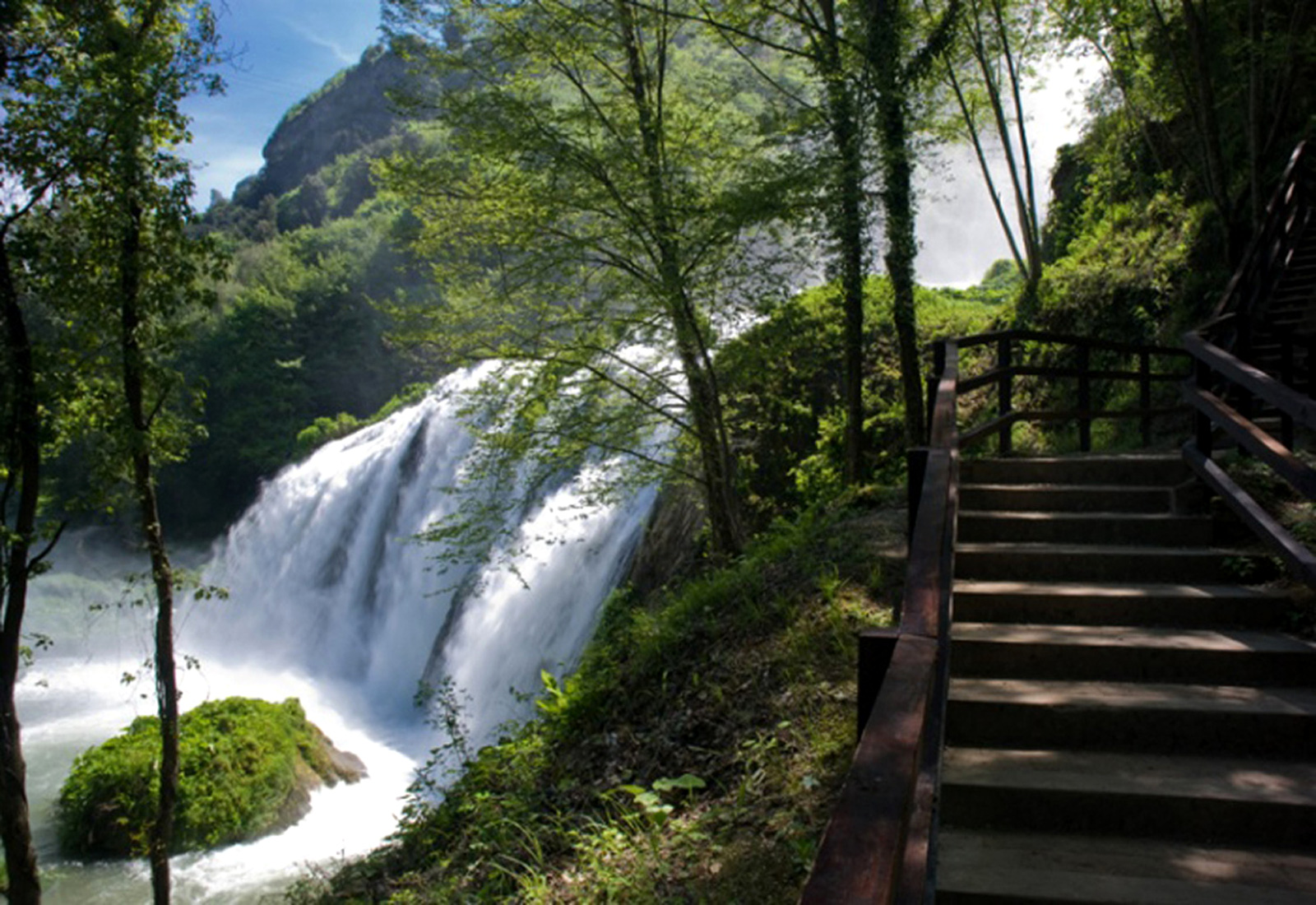 Acquista Ora il Tuo biglietto per le Cascate delle Marmore Tu Bevi e Io Guido, alla scoperta Acquista Ora il Tuo biglietto per le Cascate delle Marmore Tu Bevi e Io Guido, alla scoperta