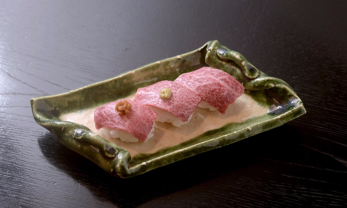 hida beef sushi    800jpy