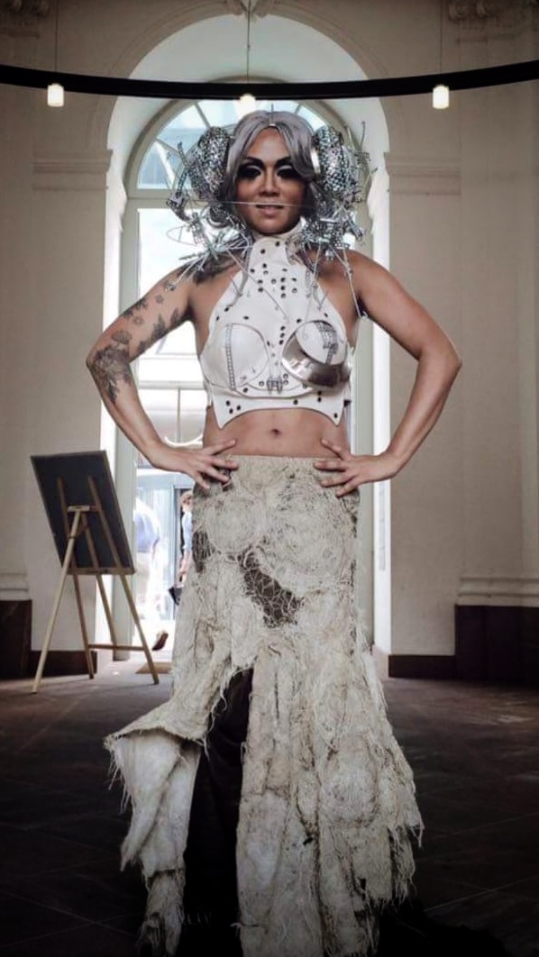 Black N White Drag Fashion Design A plugin for adobe xd that changes the fill of the selected object(s) (e.g.