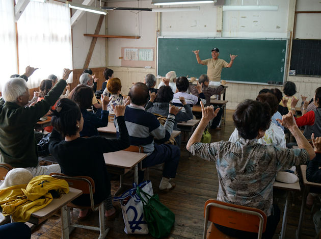 釜田先生が「学校の先生」に戻りました。みんなが生徒です。