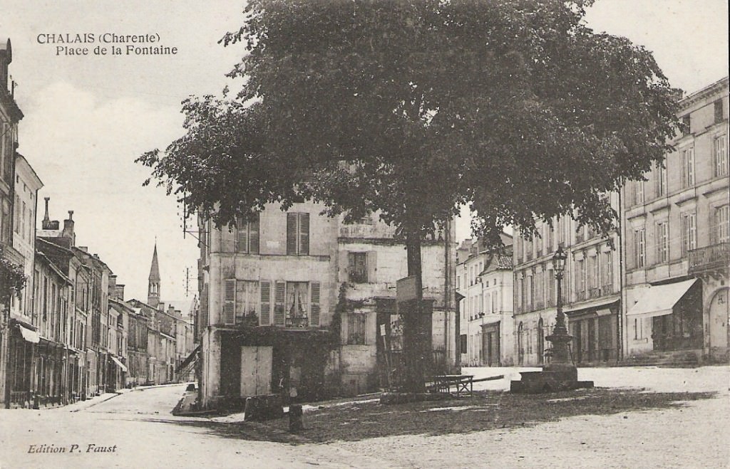 Place de la Fontaine - Chalais