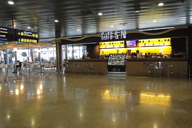 Café im Flughafen VAlencia