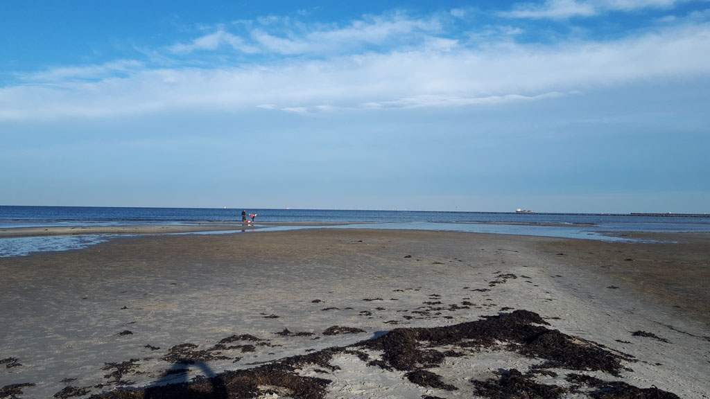 Strand und Wasser