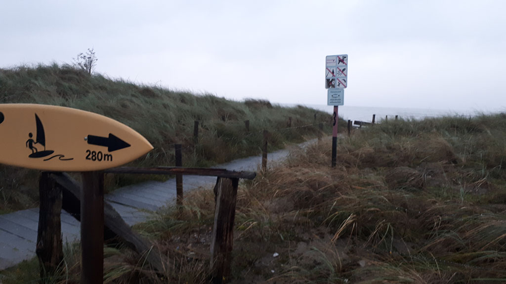 Linker Zugang zum Strand.