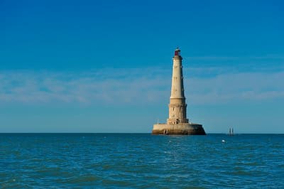 Cordouan , le phare en pleine mer