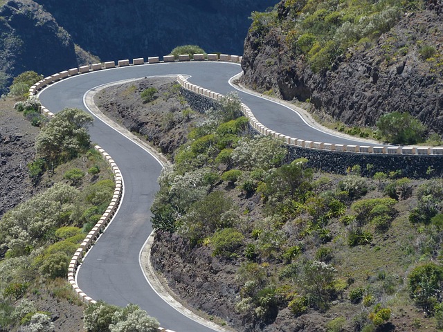 kurvenreiche Straßen zu den traditionellsten Orten Teneriffas
