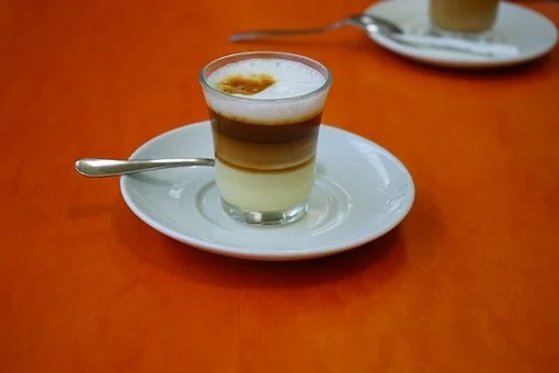Cortado leche-leche auf Teneriffa
