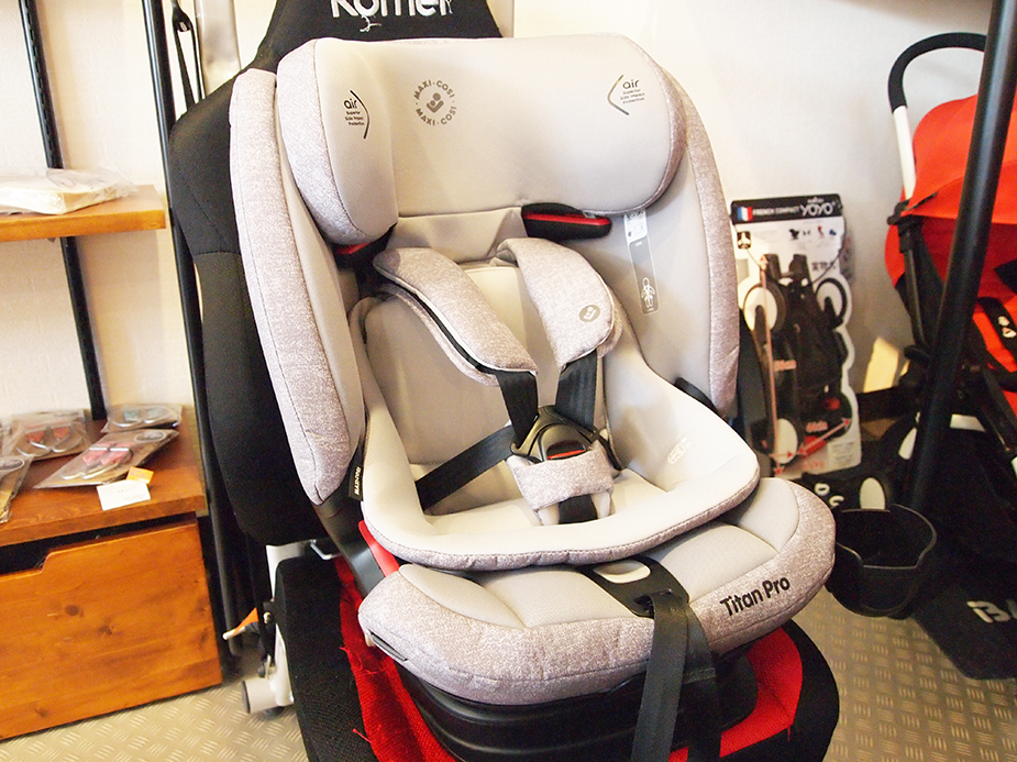 マキシコシ タイタン プロのご紹介 Dadly