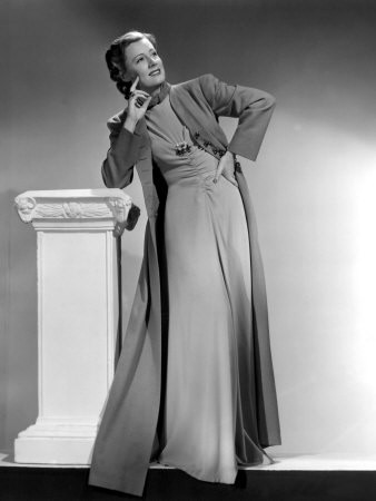 1940, July 10 - "Irene Dunne Expresses Herself on Subjects of Fashion And Husbands"