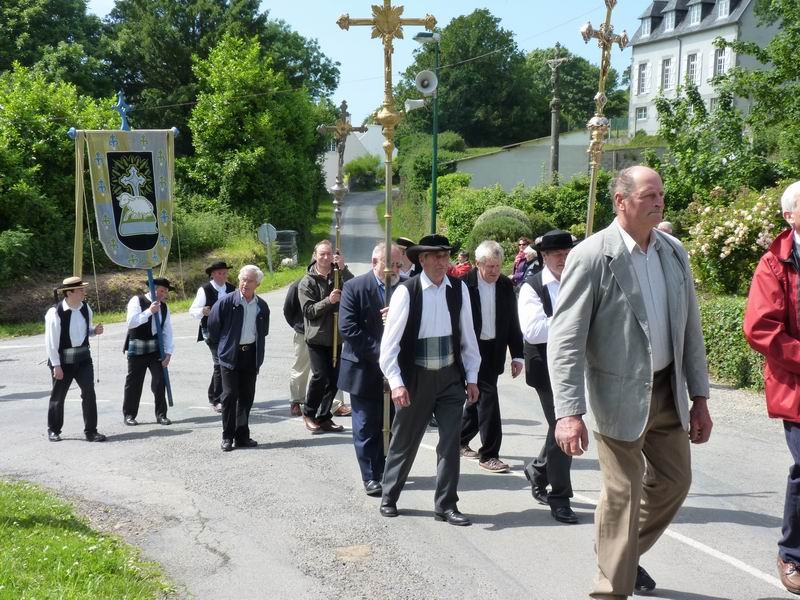 La procession vers la colline de Pen ar C'hra  (5)