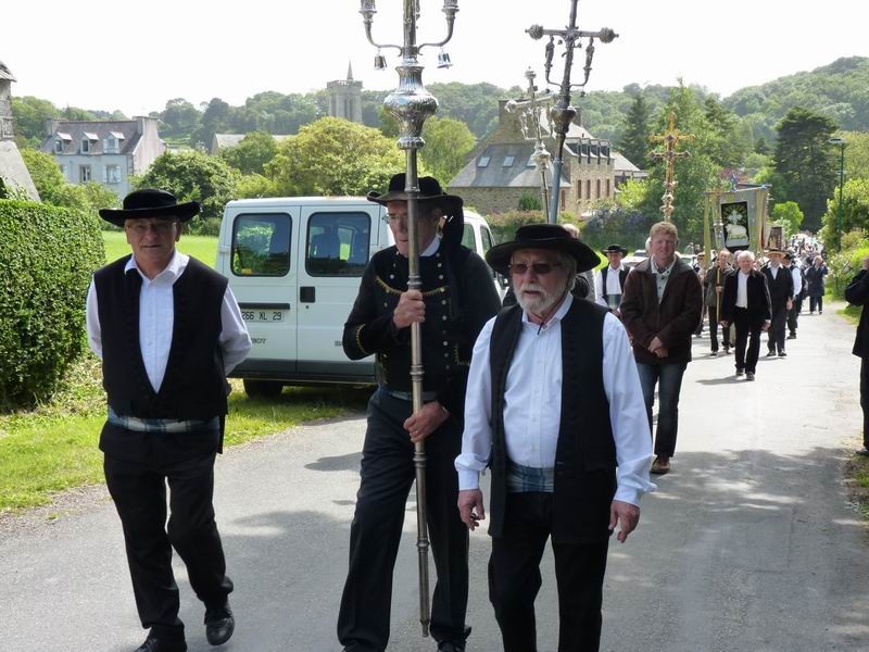 La procession vers la colline de Pen ar C'hra  (4)