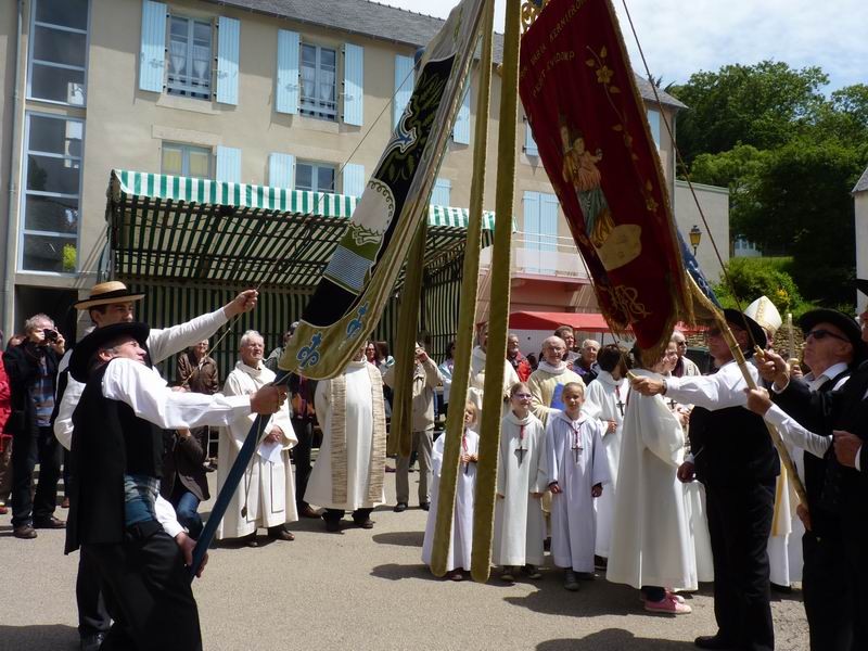 Le salut des bannières (9)