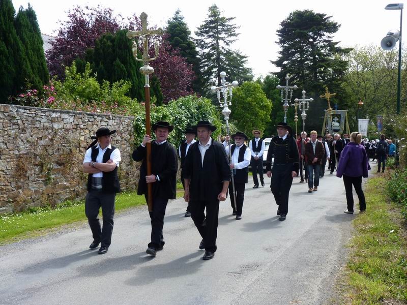 La procession vers la colline de Pen ar C'hra  (3)