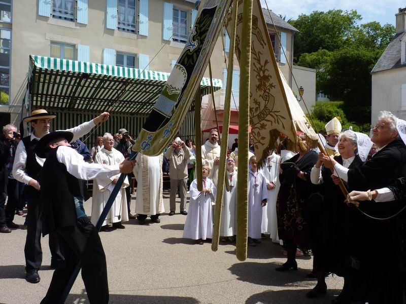 Le salut des bannières (10)