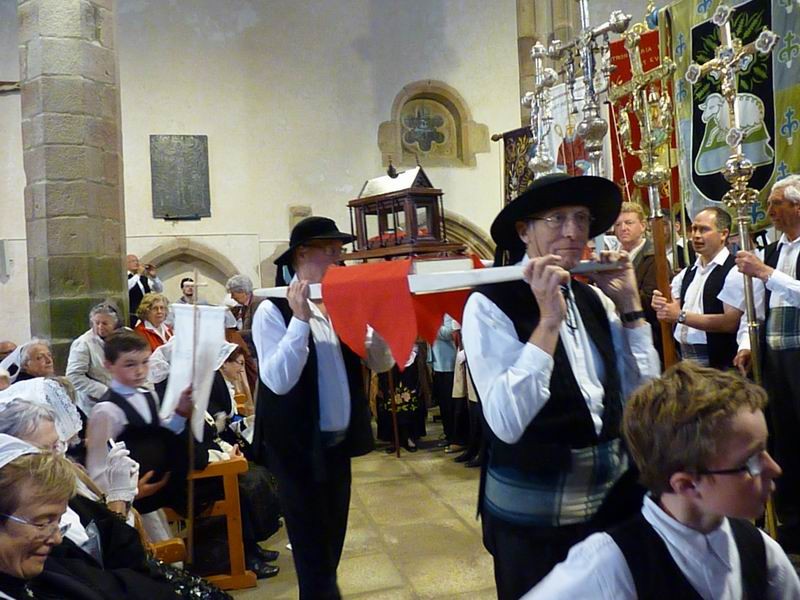 La procession arrive à son tour (4)