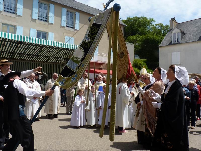 Le salut des bannières (11)