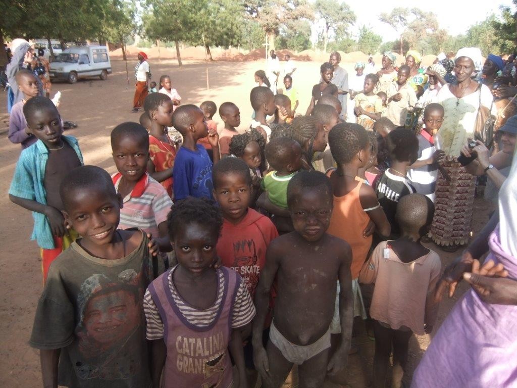 Les élèves (très souriants) du collège