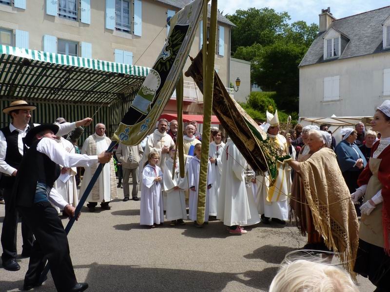 Le salut des bannières (13)