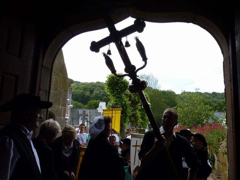 Entrée dans l'église (2)