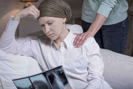 Hirntumorpatienten erhielten eine Woche lang neben der Radiotherapie das Weihrauchextrakt H15. Bei 60 Prozent der Patienten verringerte sich das Hirnödem um mehr als 75 Prozent 