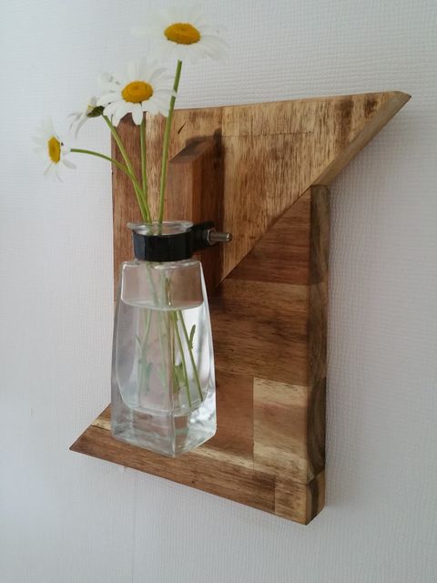 Holzwerk Peter Stoiber - Brandmalerei - Rechtsansicht der Wandvase