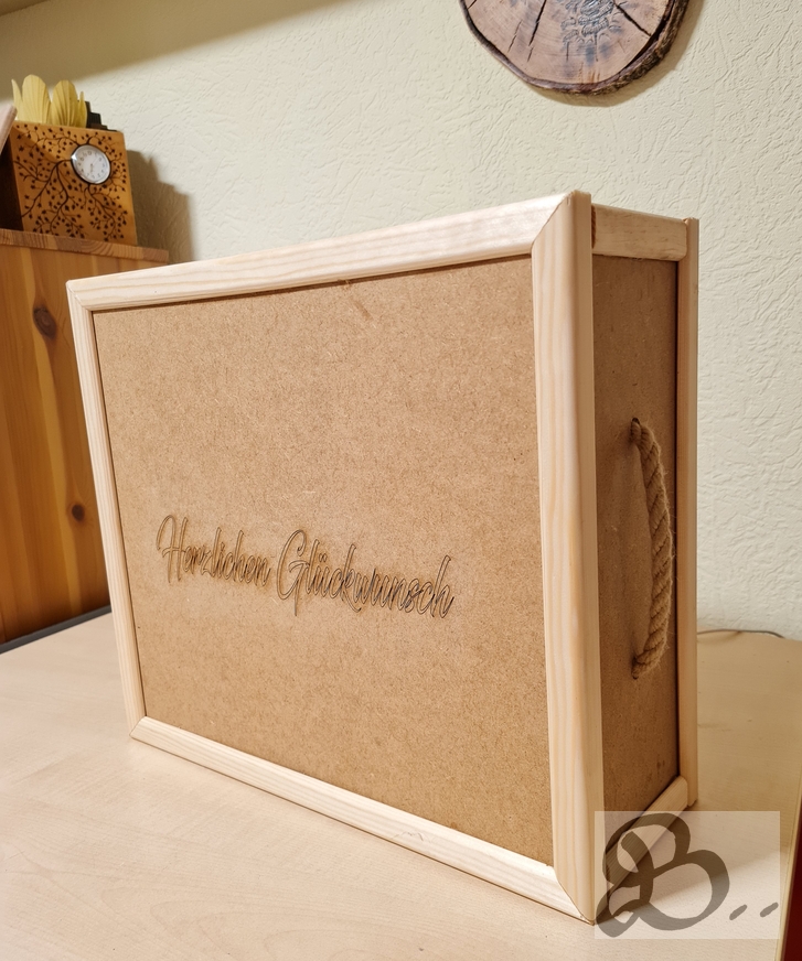 Große Geschenkbox aus MDF