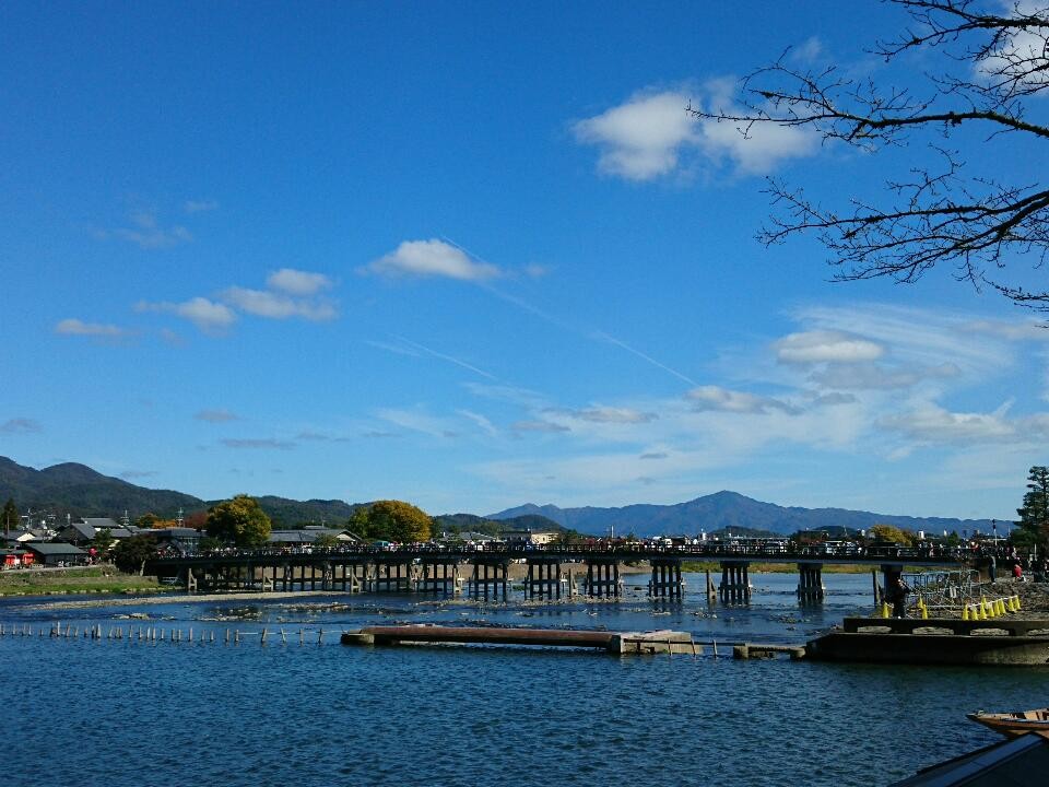 渡月橋　秋晴れ