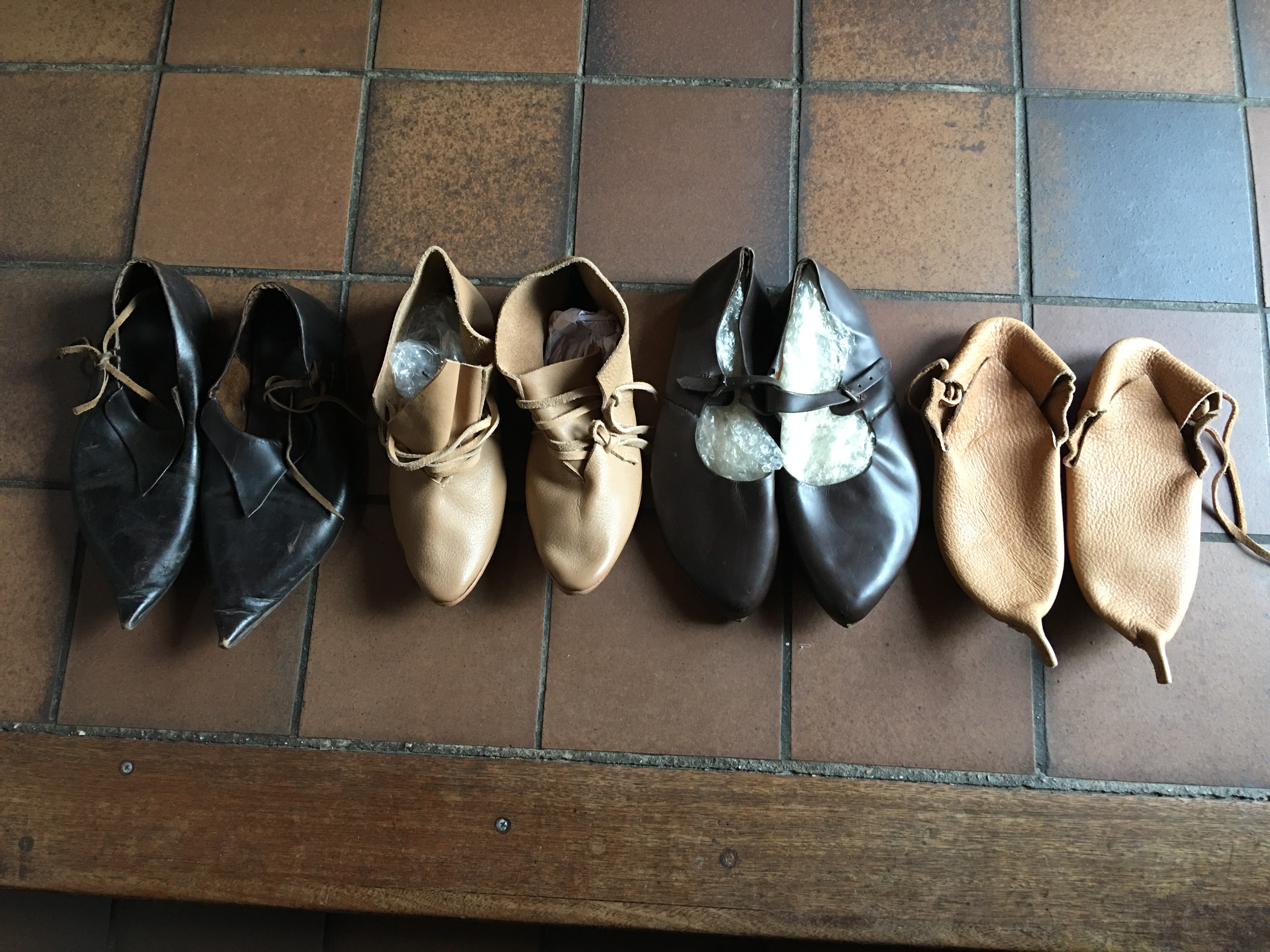 Poulaines à pointes extra fines et facile à la marche - Pour vêtements de nobles pointure : 42-43-44