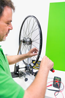 Schweizer Experten bei der e-Bike Inspektion
