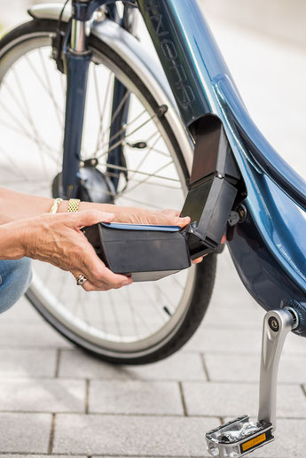 e-Bike Akku herausnehmen