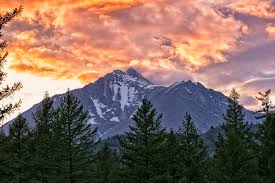 La Montagne dans la Bible est un symbole important - par exemple le Mont Sinaï en Egypte dans le désert du Sinaï.