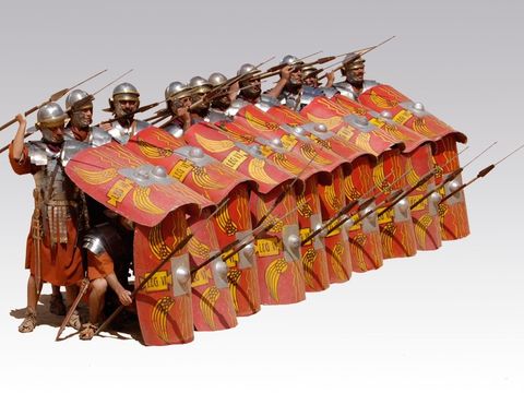 Le fer, métal dur, caractérise parfaitement la puissance de Rome dont l’armée est réputée implacable et invincible. Rome étend sa domination sur toute la péninsule Italique, puis autour de la Méditerranée et bien au-delà. Rome devient l'Empire.