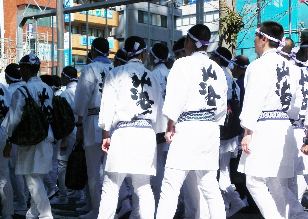 神輿：海上自衛隊の横須賀上級海曹会の袢纏