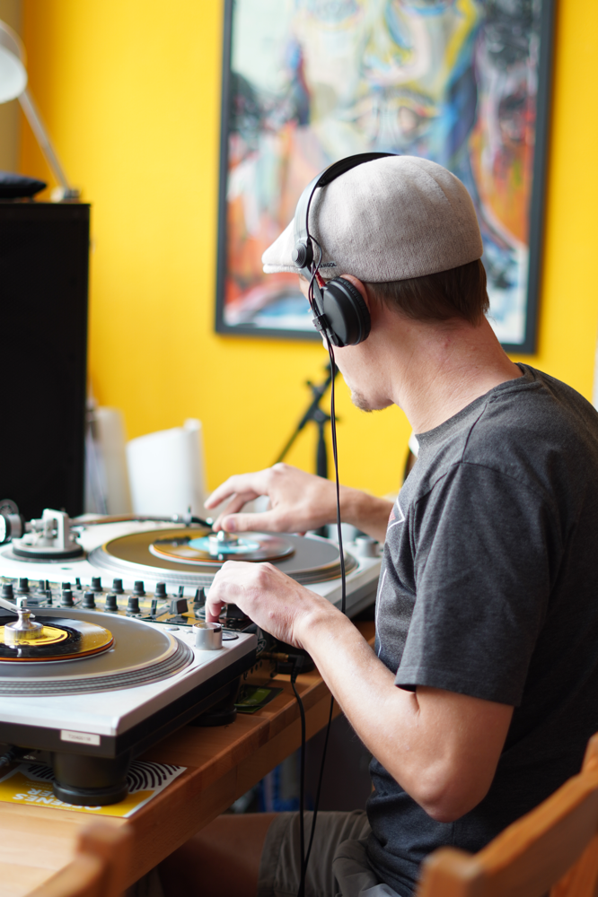 LOCK DOWN FENSTERSESSIONS MIT LIVE MUSIKERN UND DJS