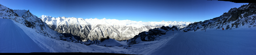 Blick von der Furggi auf die westlichen Alpenkämme - Bild März 2016