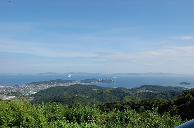 晴れた日の三河湾です