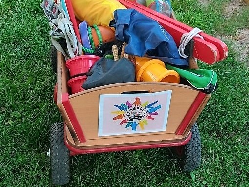 Raus! Mit dem Bollerwagen auf Tour