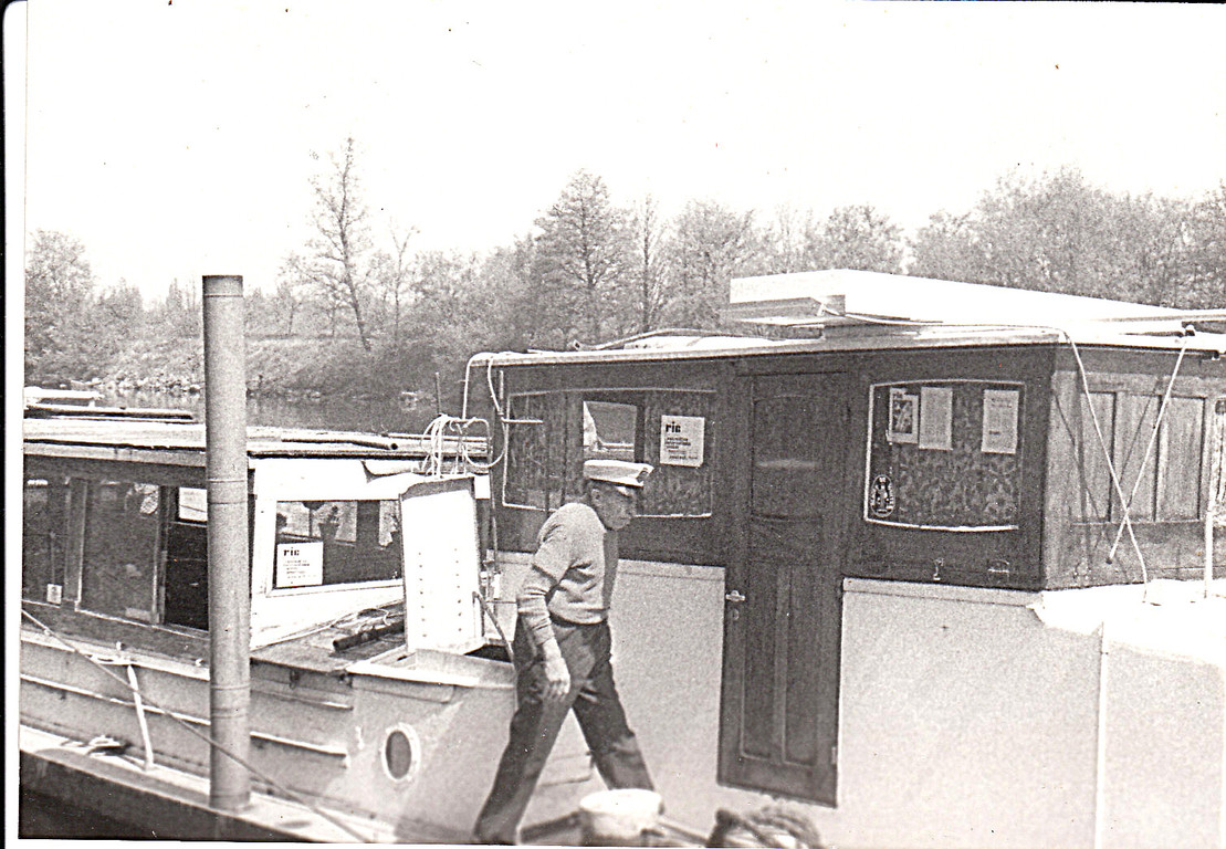 Ric's Art Boat. 1974 Captain Gaston