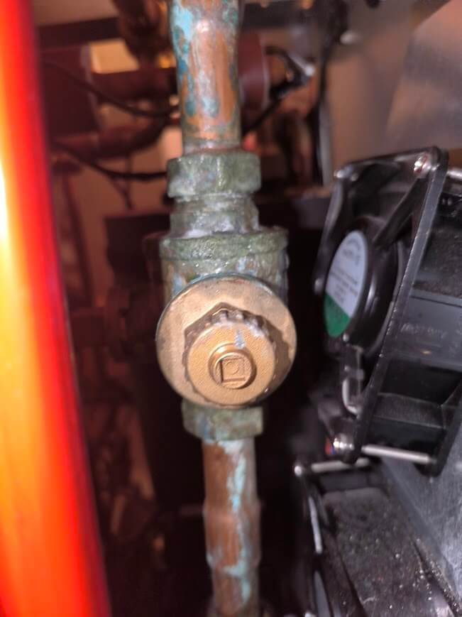 Filtre à tamis oxydé suite à fuite purgeur auto