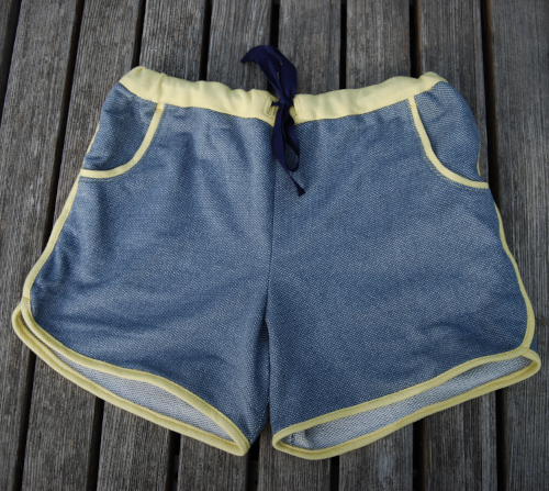 Jersey nähen mit einer Vintage Zickzack Nähmaschine