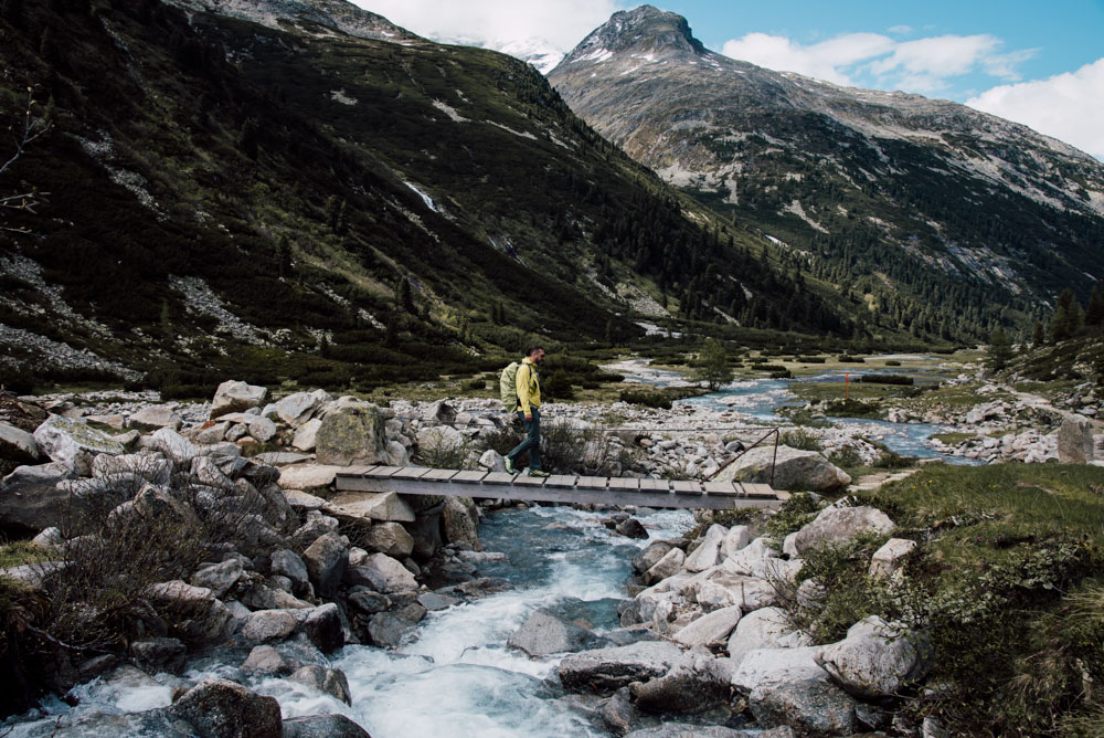 einfache Wanderung im Zillertal in atemberaubender Naturkulisse: vom Schlegeis Stausee, über den Zamser Grund zum Pfitscher Joch und den Pfitscher Joch Bergseen, Einkehr im ältesten Schutzhaus Südtirols, dem Pfitscher-Joch-Haus 