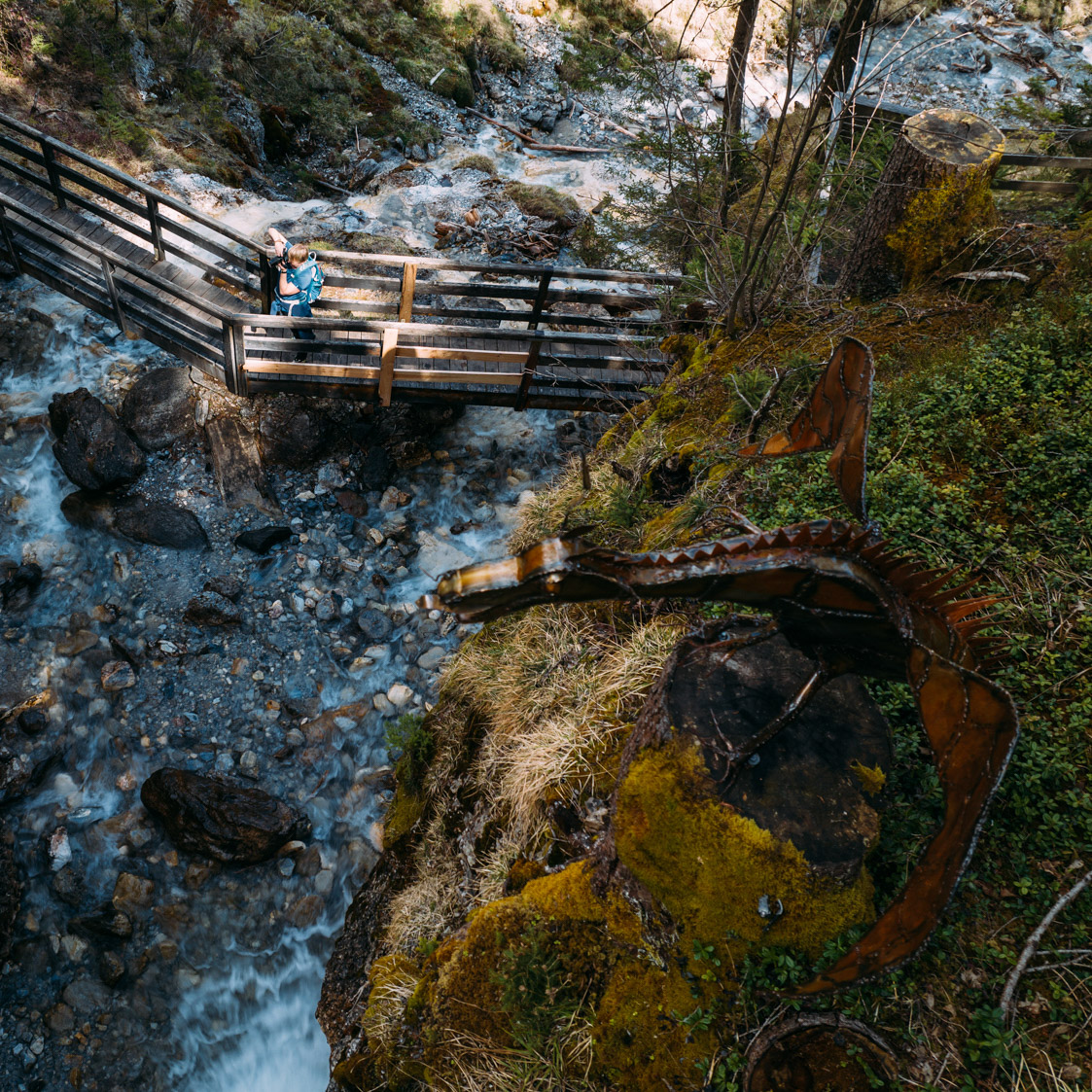 SARNTHEIN WASSERFALL & AUSSICHTSPLATTFORM ADLERBLICK Rundwanderung im Gschnitztal, Tirol TIROL: WIPPTAL