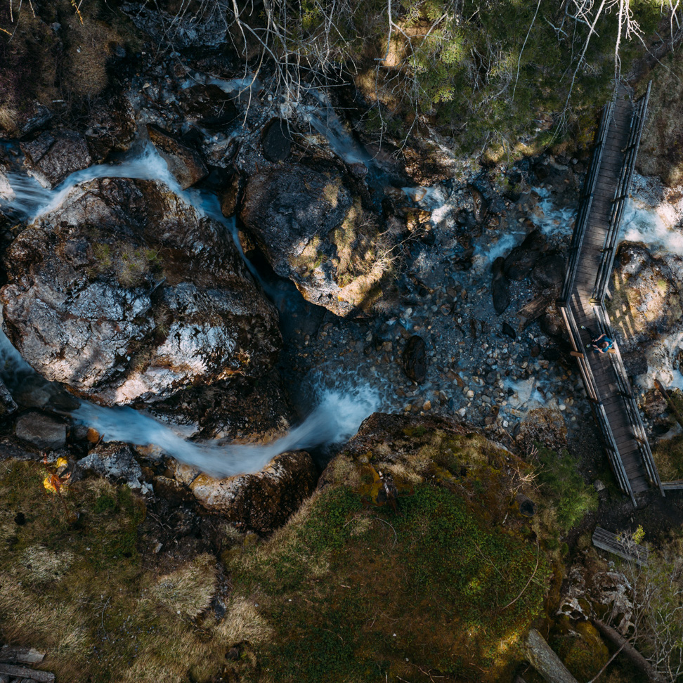 SARNTHEIN WASSERFALL & AUSSICHTSPLATTFORM ADLERBLICK Rundwanderung im Gschnitztal, Tirol TIROL: WIPPTAL