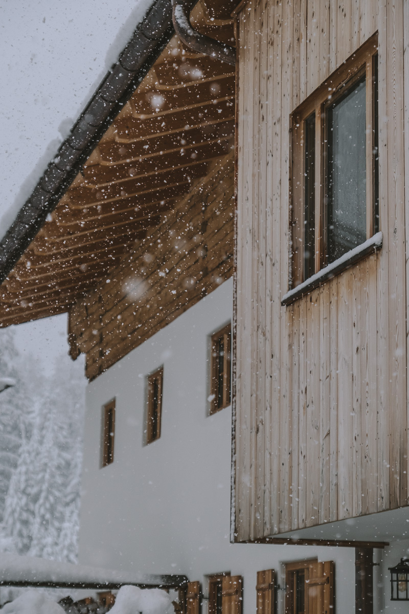 DER SCHMIEDHOF – Boho-Style Boutique Apartments in a Historic Farmhouse in the Bavarian Alps
