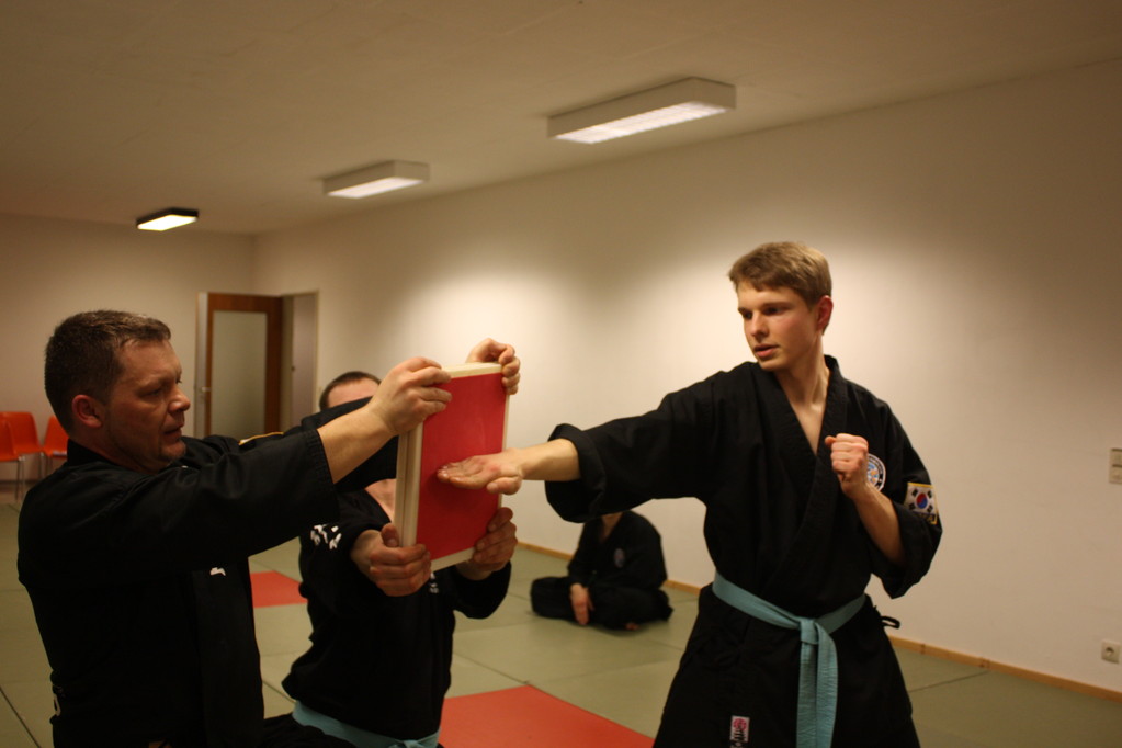 Kuksool Hapkido - Prüfung 04.März 2011 -Sportschule Jan Springer