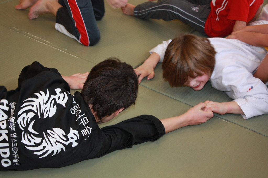 Kinder Selbstverteidigung - Gewaltdeeskalation - Selbstbehauptung - Sportschule Jan Springer Januar 2011