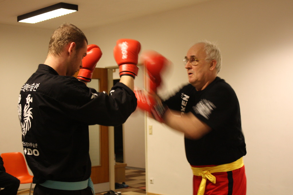 Kick-Thaiboxen  - Prüfung 04.März 2011 -Sportschule Jan Springer