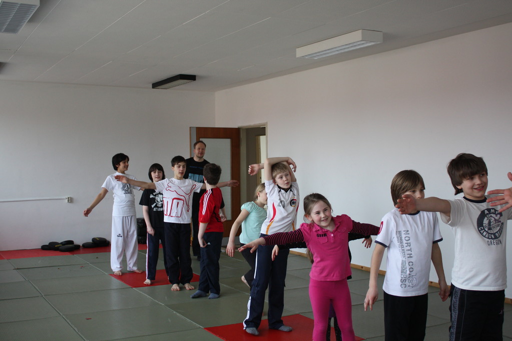 Kinder Selbstverteidigung - Gewaltdeeskalation - Selbstbehauptung - Sportschule Jan Springer März 2011