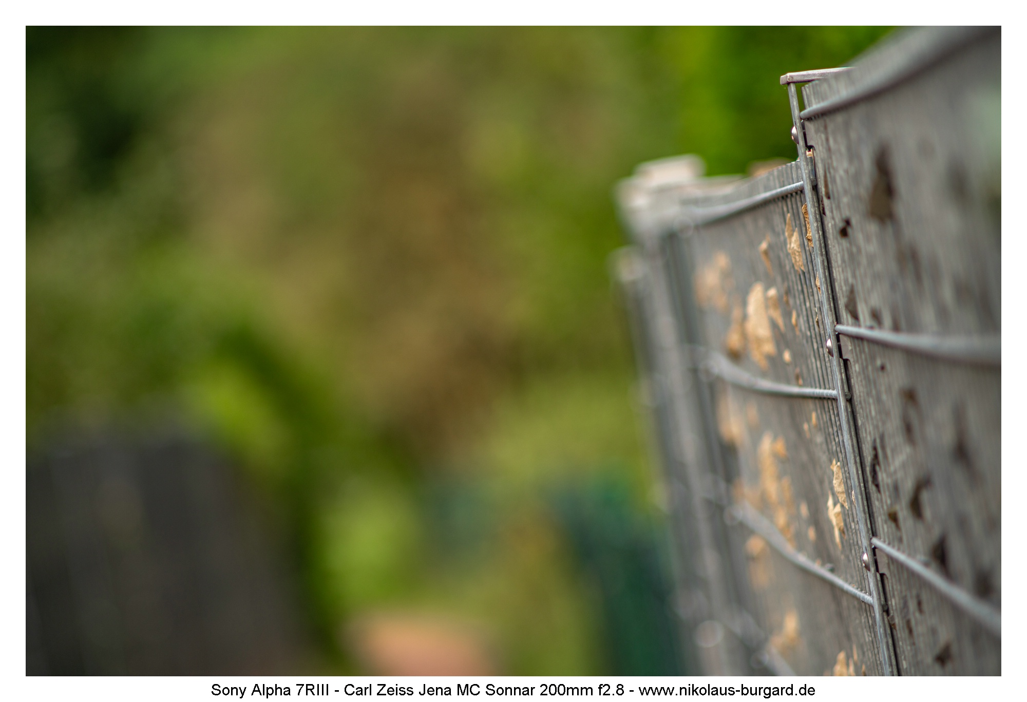 f2.8